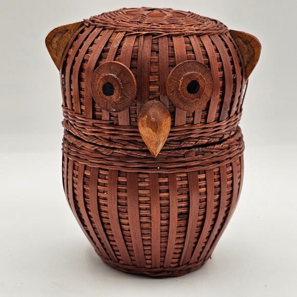 Vintage Owl Basket Figural Planter with Wood Accents, Mid Century Wicker Storage - Picture 8 of 8